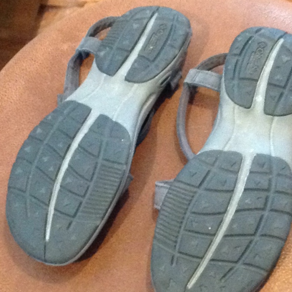 Sandals - Picture 2 of 3